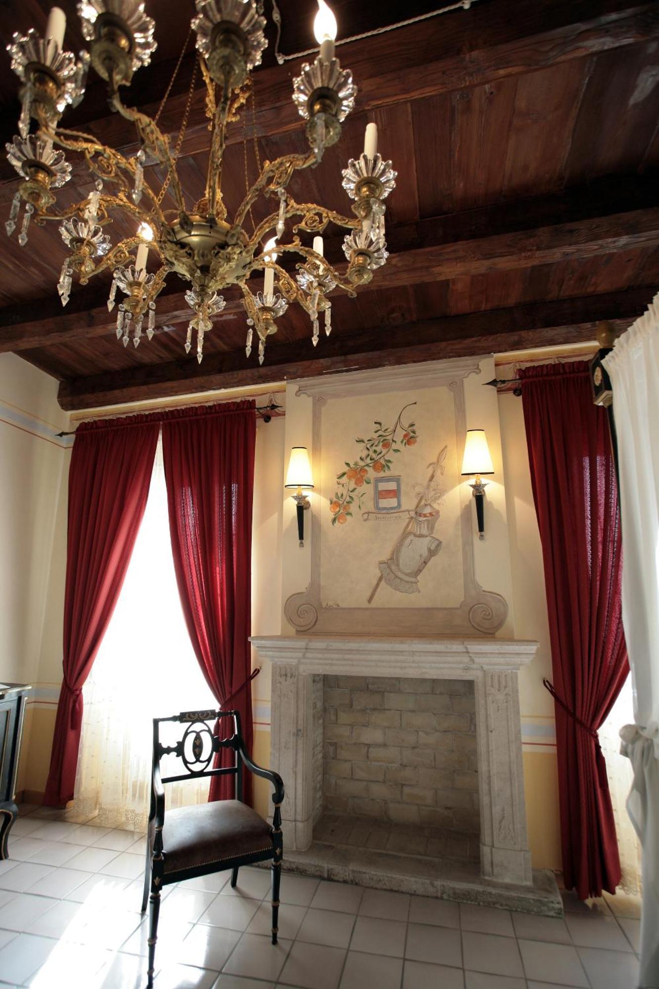 Hotel Antichi Feudi Dimora D'Epoca Teggiano Habitación foto